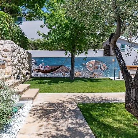 Neven: Luxury With Heated Pool And Wine Cellar Villa Seoca